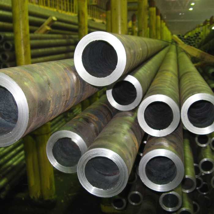 Труба бесшовная горячедеформированная 219х30 мм